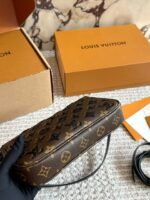Louis Vuitton M26473 Pochette Accessoires - Image 7
