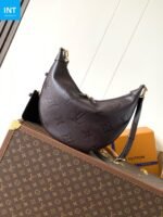 Louis Vuitton M14042 Loop Hobo - Image 10