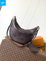 Louis Vuitton M14042 Loop Hobo - Image 4