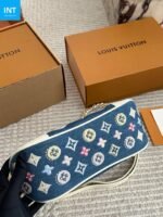 Louis Vuitton croissant - Image 4