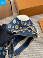 Louis Vuitton croissant - Image 7