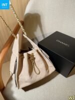 CHANEL 25 Small Handbag - Image 2