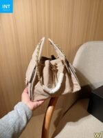 CHANEL 25 Small Handbag - Image 3