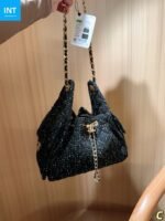 CHANEL 25 Small Handbag - Image 3