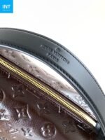 Louis Vuitton M26304 Side Trunk MM - Image 9