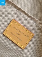 Louis Vuitton M26826 Trocadéro Wearable Wallet - Image 11