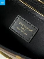 Louis Vuitton M14526 Trunkie - Image 13