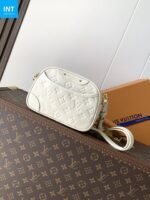 Louis Vuitton M26509 Tiny Camera Bag - Image 2