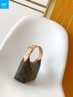 Louis Vuitton M27509 Pochette Hills - Image 4