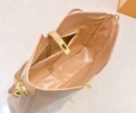 Louis Vuitton’s new hobo bag - Image 4