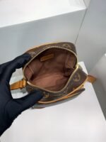 Louis Vuitton M14014 Amazone - Image 10