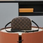 Louis Vuitton M12996 BE ALMA Gloves - Image 4