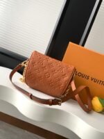 Louis Vuitton M12753 Mini Bumbag - Image 4