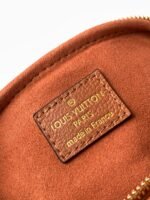 Louis Vuitton M12753 Mini Bumbag - Image 10