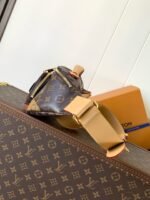 Louis Vuitton M15271 Rush Bumbag - Image 4