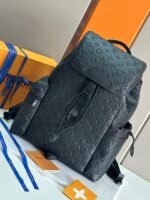 Louis Vuitton M43680 Discovery Backpack - Image 4