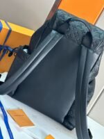 Louis Vuitton M43680 Discovery Backpack - Image 5