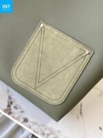 Louis Vuitton M26747 Verso Hobo - Image 9