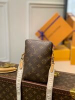 Louis Vuitton M80746 Monogram Utility Phone Sleeve - Image 3
