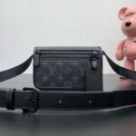 Louis Vuitton M12599 Bosphore Wearable Wallet - Image 2