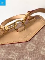 Louis Vuitton M15135 Montsouris PM - Image 10