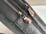 Louis Vuitton M47137 Avenue Slingbag - Image 7