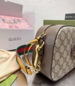 GUCCI NEO VINTAGE GG SUPREME MESSENGER BAG - Image 8