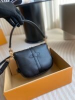 Louis Vuitton M23469 SAUMUR BB - Image 4