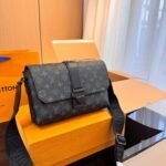 Louis Vuitton M46794 S-Cape Messenger - Image 2