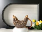 Louis Vuitton M81098 Loop - Image 3