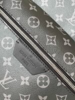 Louis Vuitton M22558 Discovery Backpack PM - Image 9