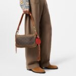 Louis Vuitton M11623 Pochette Accessoire XL - Image 10