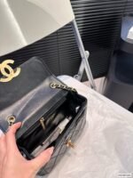 Chanel chain bag - Image 9