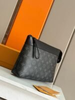 Louis Vuitton M82543 POCHETTE VOYAGE SOUPLE CLUTCH - Image 4