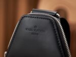 Louis Vuitton M46327 Avenue Slingbag NM - Image 5