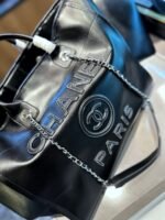 CHANEL LARGE TOTE - Image 10