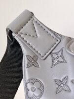 Louis Vuitton M46108 Discovery Bumbag - Image 8