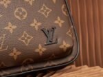 Louis Vuitton M46327 Avenue Slingbag NM - Image 3