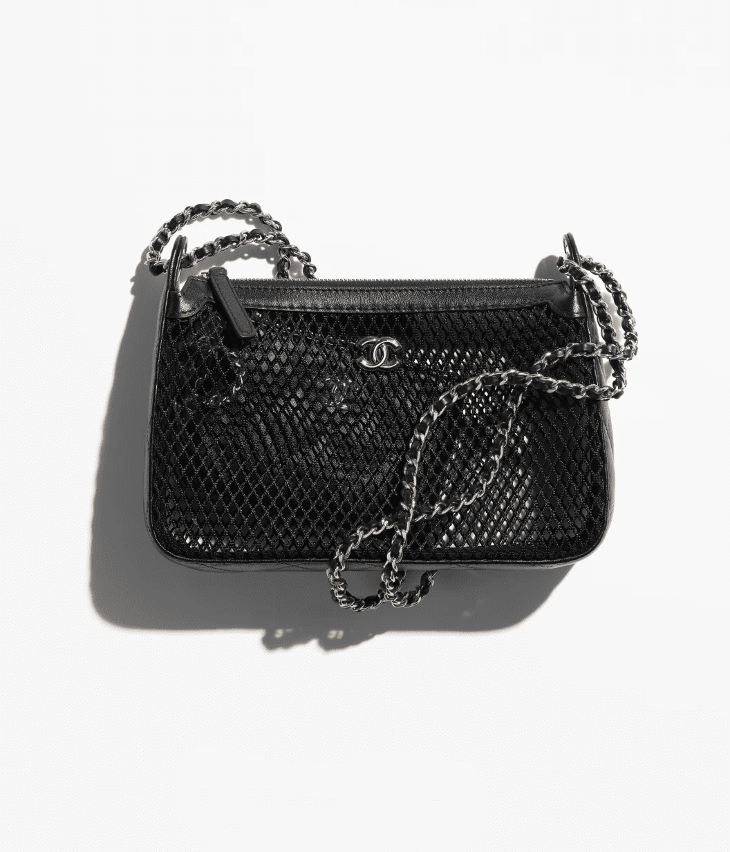 ba4c73413f216194b54b9ad5e0fdbc92 Chanel Clutch with Chain - Image 1