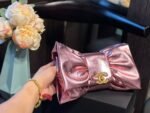 CHANEL Clutch Metallic Lambskin & Gold-Tone Metal Pink - Image 2