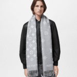 Louis Vuitton M79226 ALL ABOUT Monogram Scarf - Image 6