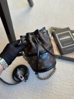 Louis Vuitton M83480 Canoé - Image 3