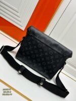 Louis Vuitton Messenger MM Voyager M40510 - Image 10