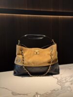 Chanel 25 Shopping Bag - Image 2
