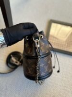 Louis Vuitton M83480 Canoé - Image 5