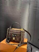 Louis Vuitton M47125 Vanity Chain Pouch - Image 3