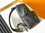 Louis Vuitton M43186 Discovery Backpack - Image 3