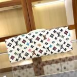 Louis Vuitton OnTheGo PM - Image 5