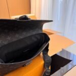 Louis Vuitton M46794 S-Cape Messenger - Image 10