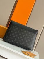 Louis Vuitton M82543 POCHETTE VOYAGE SOUPLE CLUTCH - Image 5